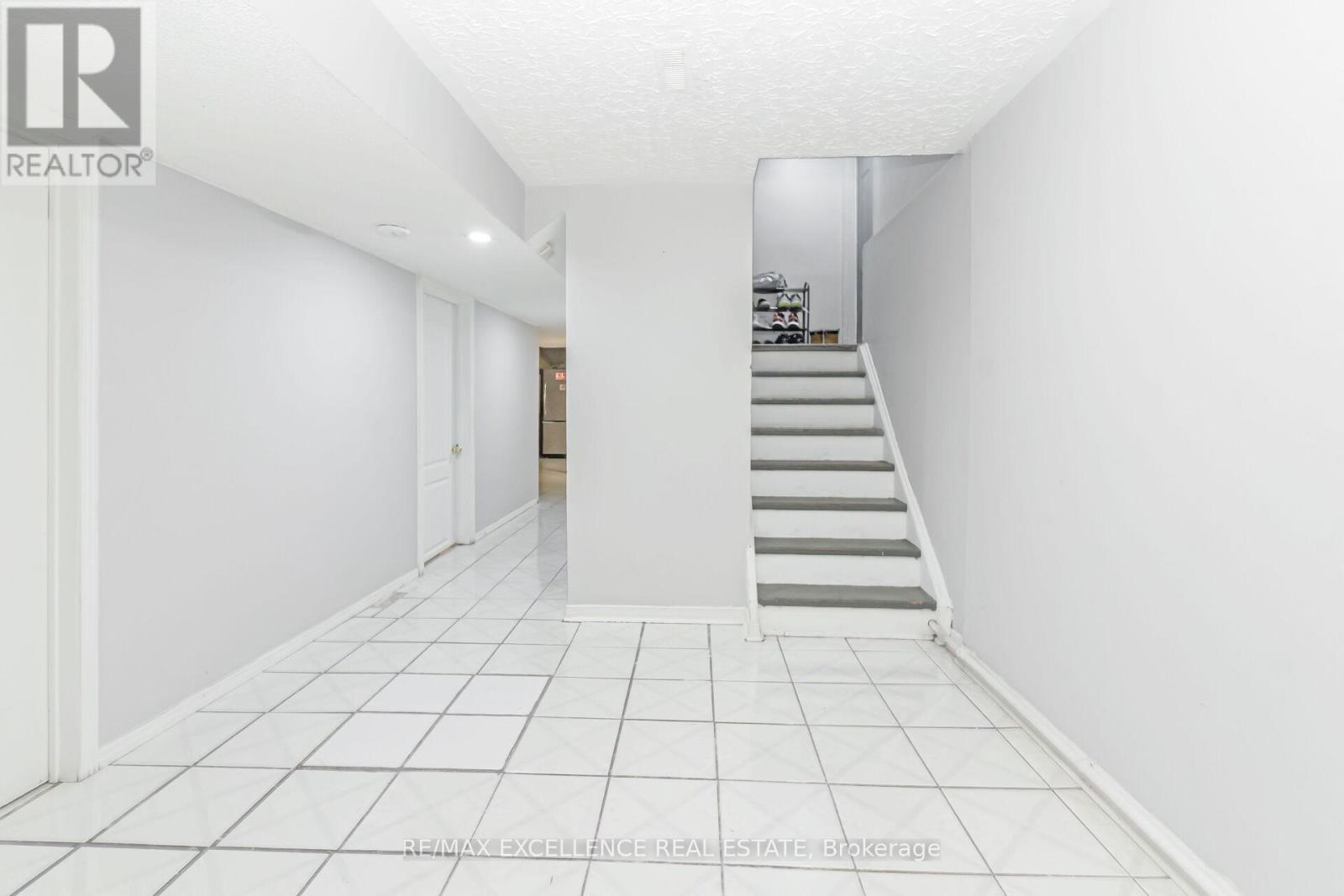 29 Faywood Drive, Brampton, Ontario  L6Y 4K3 - Photo 32 - W12483836