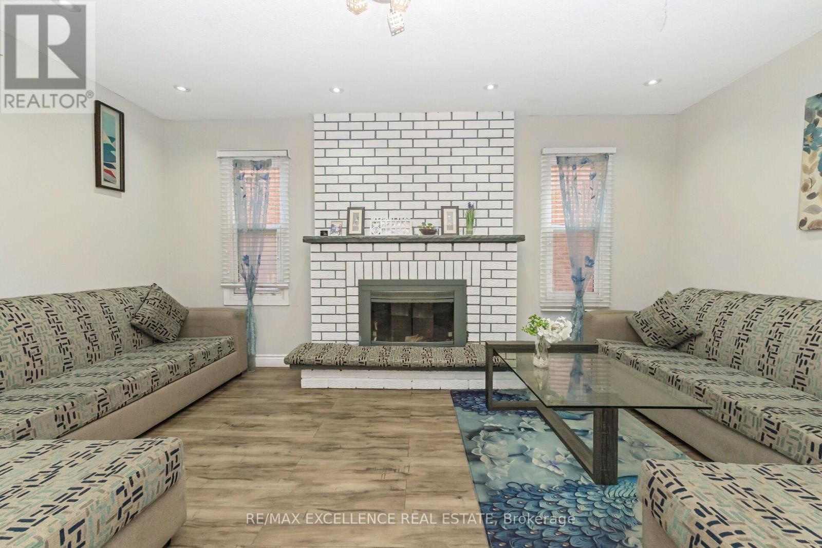 29 Faywood Drive, Brampton, Ontario  L6Y 4K3 - Photo 7 - W12483836
