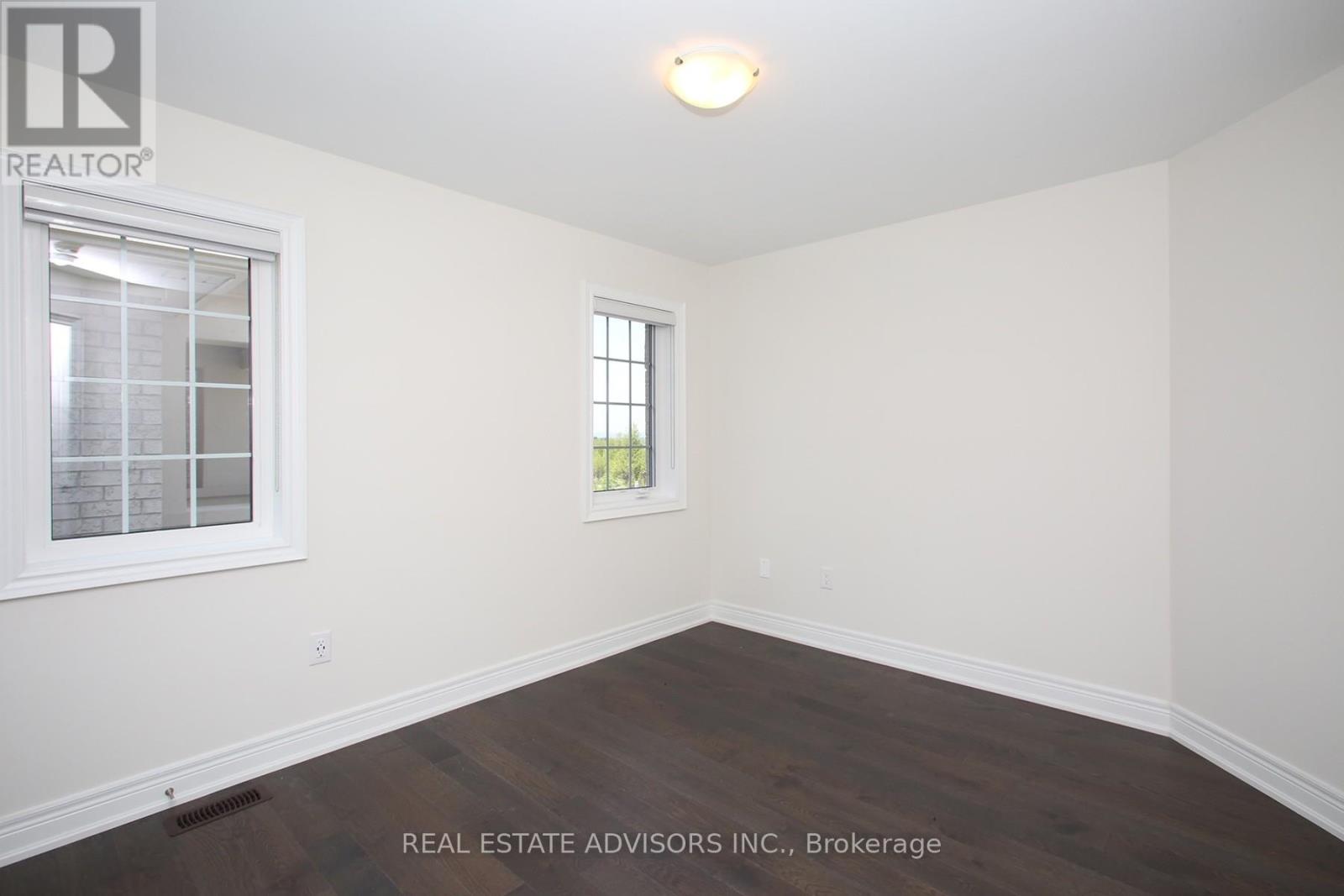 289 Ben Sinclair Avenue, East Gwillimbury, Ontario  L9N 0Z1 - Photo 15 - N12483913