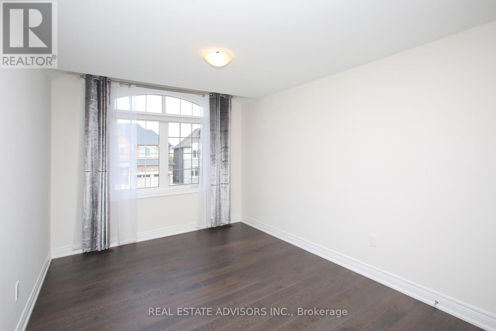 289 Ben Sinclair Avenue, East Gwillimbury, Ontario  L9N 0Z1 - Photo 16 - N12483913