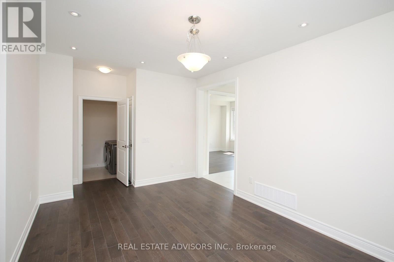 289 Ben Sinclair Avenue, East Gwillimbury, Ontario  L9N 0Z1 - Photo 22 - N12483913