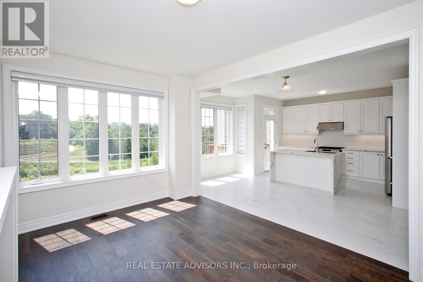 289 Ben Sinclair Avenue, East Gwillimbury, Ontario  L9N 0Z1 - Photo 4 - N12483913