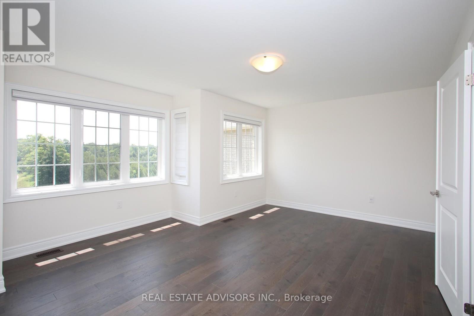 289 Ben Sinclair Avenue, East Gwillimbury, Ontario  L9N 0Z1 - Photo 9 - N12483913