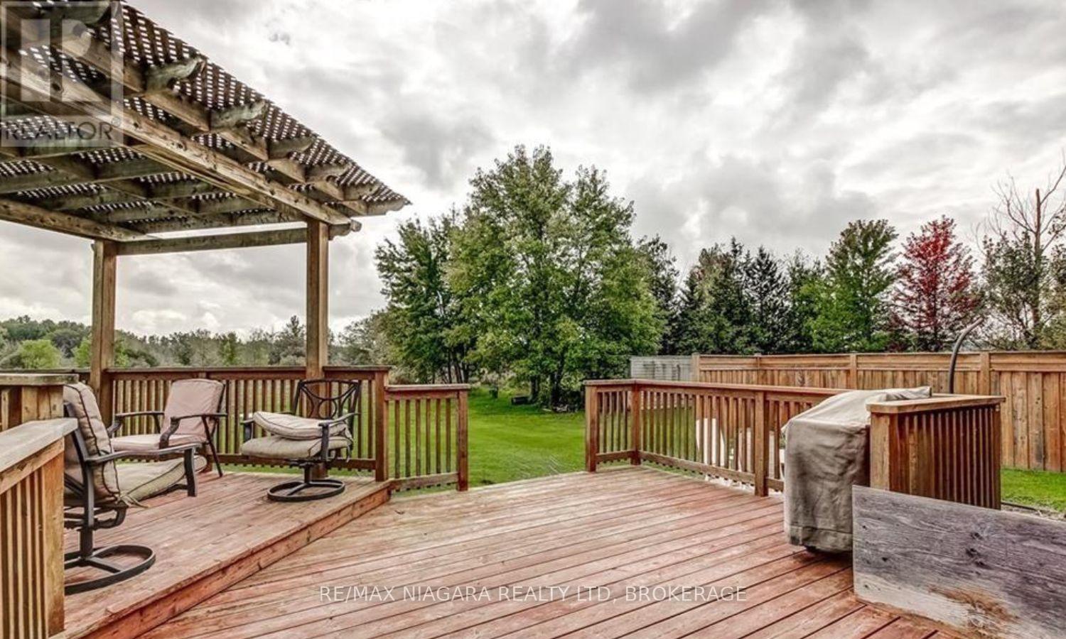 851 Forks Road E, Port Colborne, Ontario  L3K 5V5 - Photo 14 - X12389986