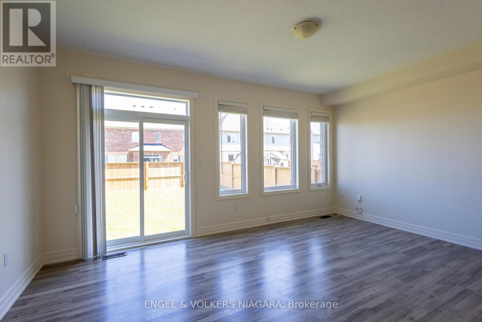 4387 Eclipse Way, Niagara Falls, Ontario  L2G 0X5 - Photo 10 - X12484022