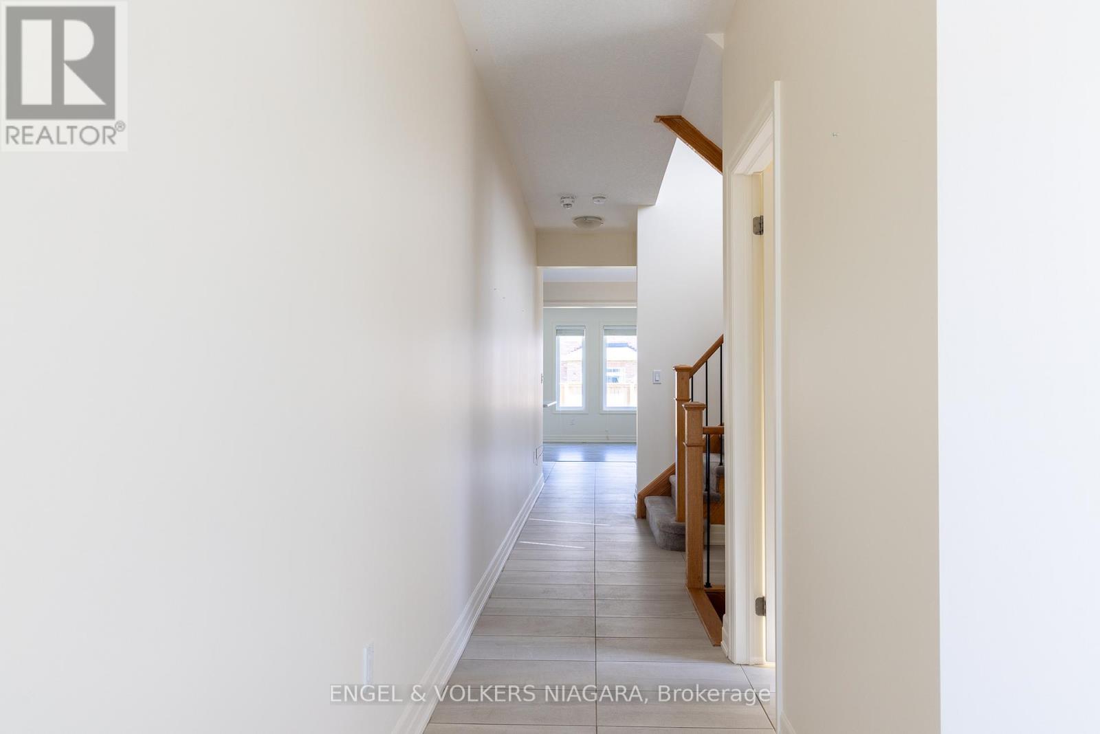 4387 Eclipse Way, Niagara Falls, Ontario  L2G 0X5 - Photo 2 - X12484022