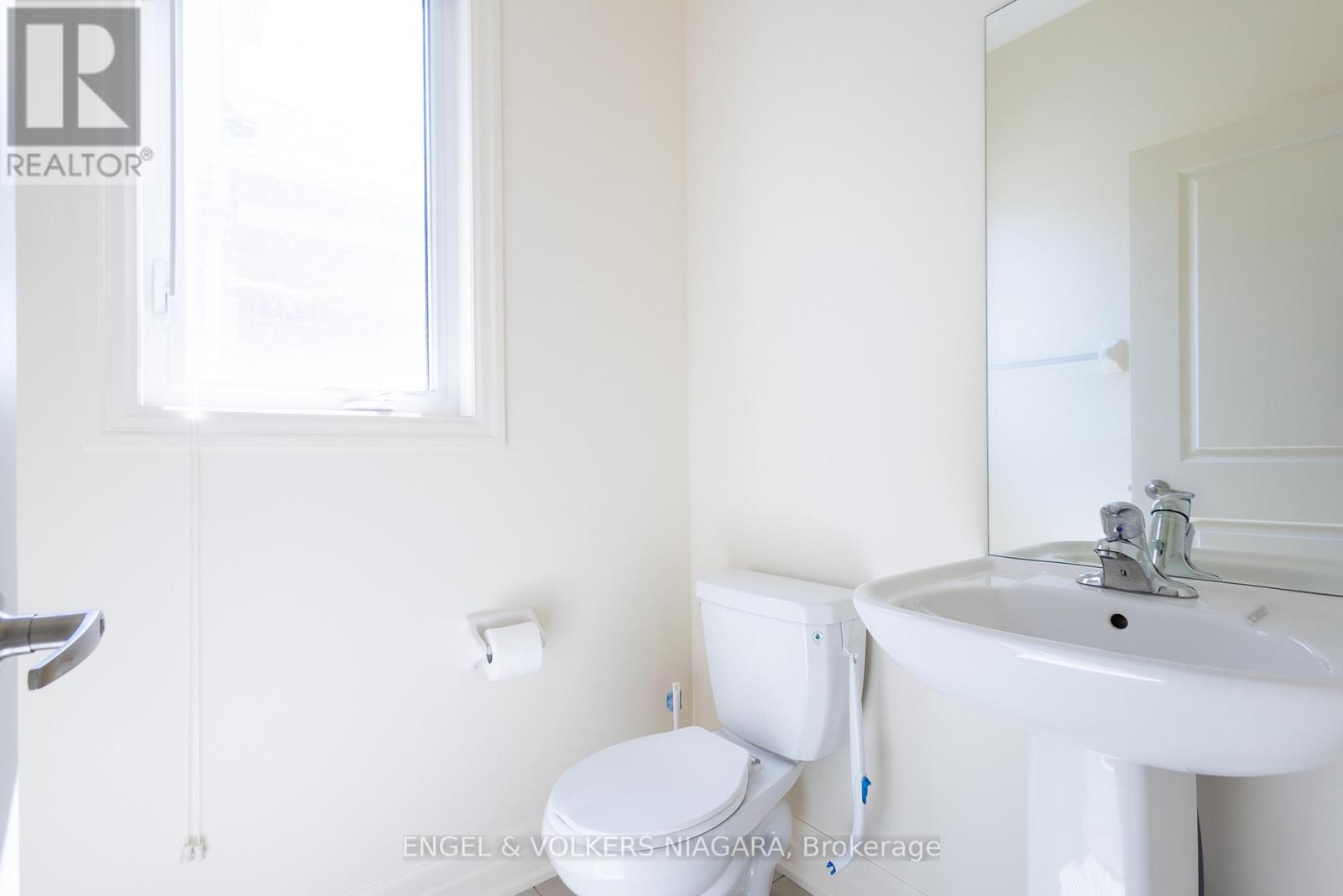 4387 Eclipse Way, Niagara Falls, Ontario  L2G 0X5 - Photo 4 - X12484022