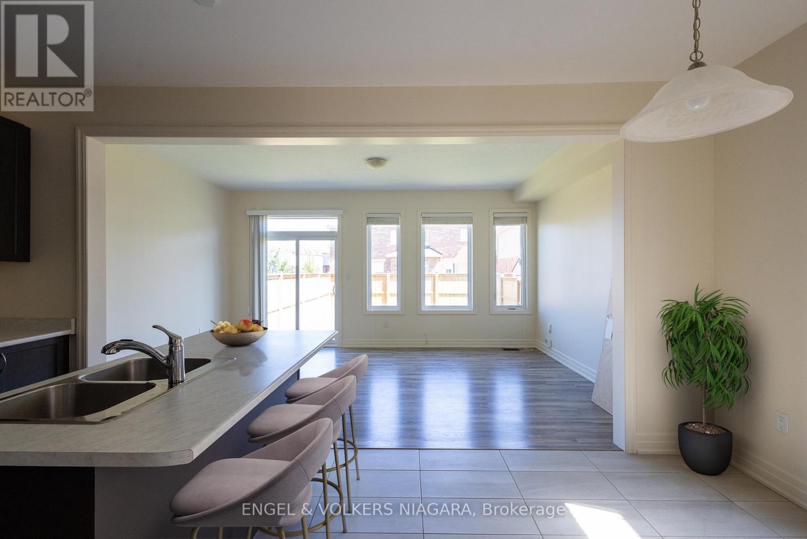 4387 Eclipse Way, Niagara Falls, Ontario  L2G 0X5 - Photo 7 - X12484022