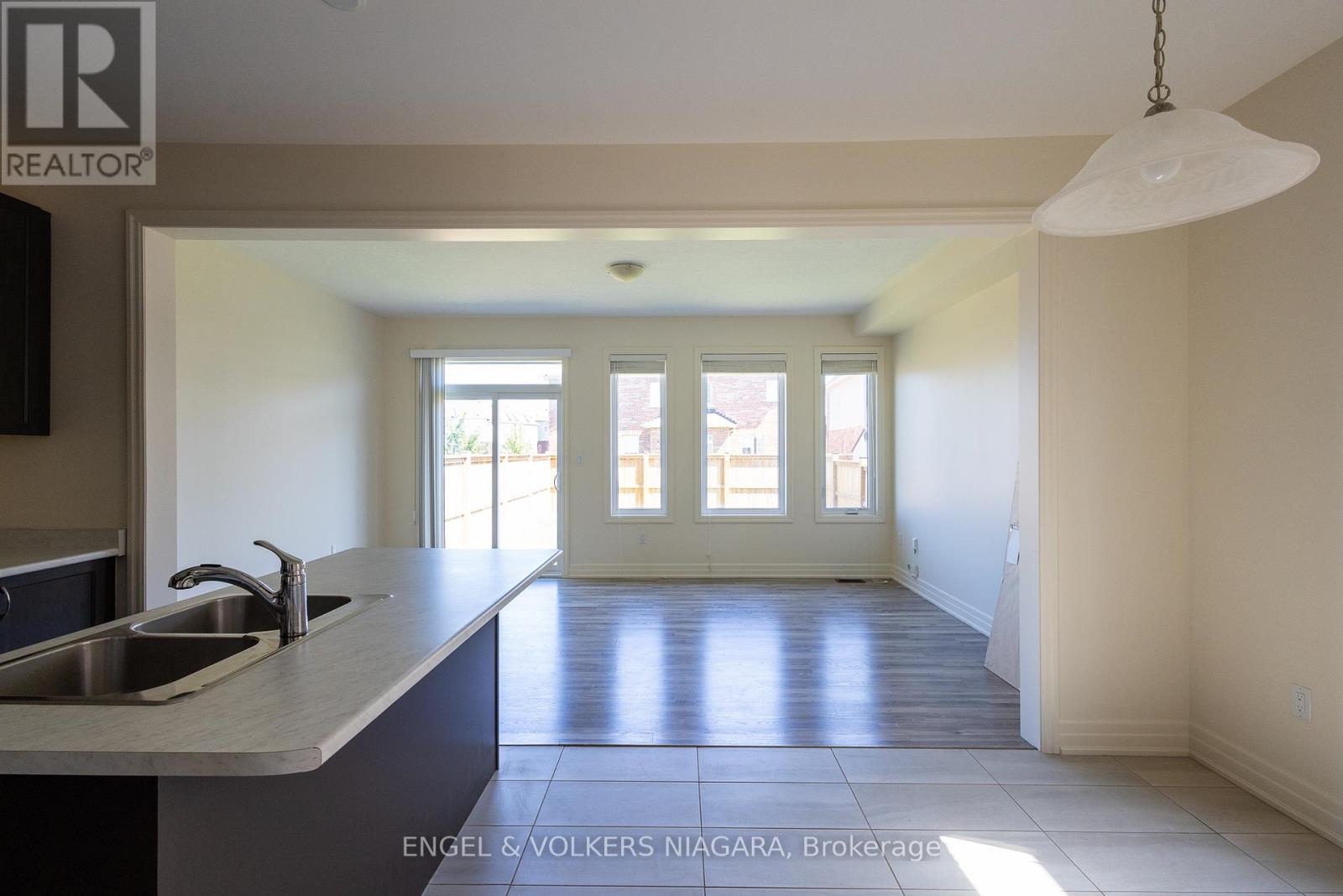 4387 Eclipse Way, Niagara Falls, Ontario  L2G 0X5 - Photo 8 - X12484022