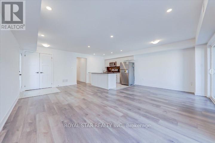 2 - 14 Pumpkin Cor Crescent, Barrie (Innis-Shore), Ontario  L9J 0C2 - Photo 11 - S12483927