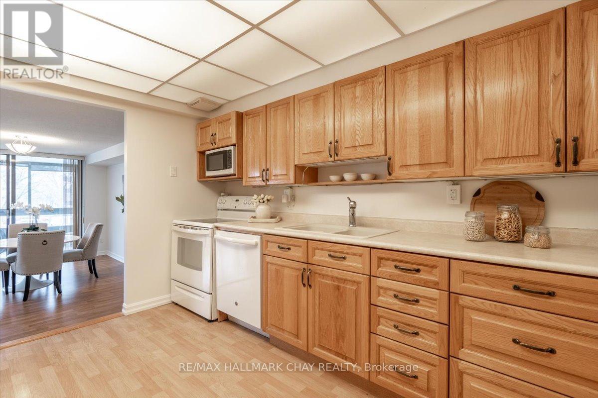 204 - 181 Collier Street, Barrie (North Shore), Ontario  L4M 5L6 - Photo 10 - S12483929