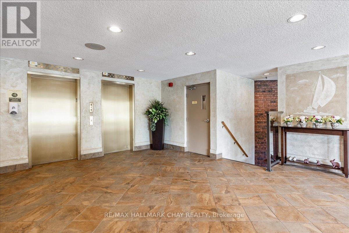 204 - 181 Collier Street, Barrie (North Shore), Ontario  L4M 5L6 - Photo 4 - S12483929
