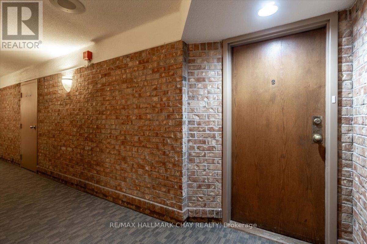 204 - 181 Collier Street, Barrie (North Shore), Ontario  L4M 5L6 - Photo 5 - S12483929