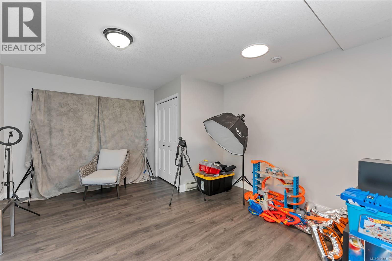 972 Seapearl Pl, Saanich, British Columbia  V8Y 2X2 - Photo 48 - 1018359