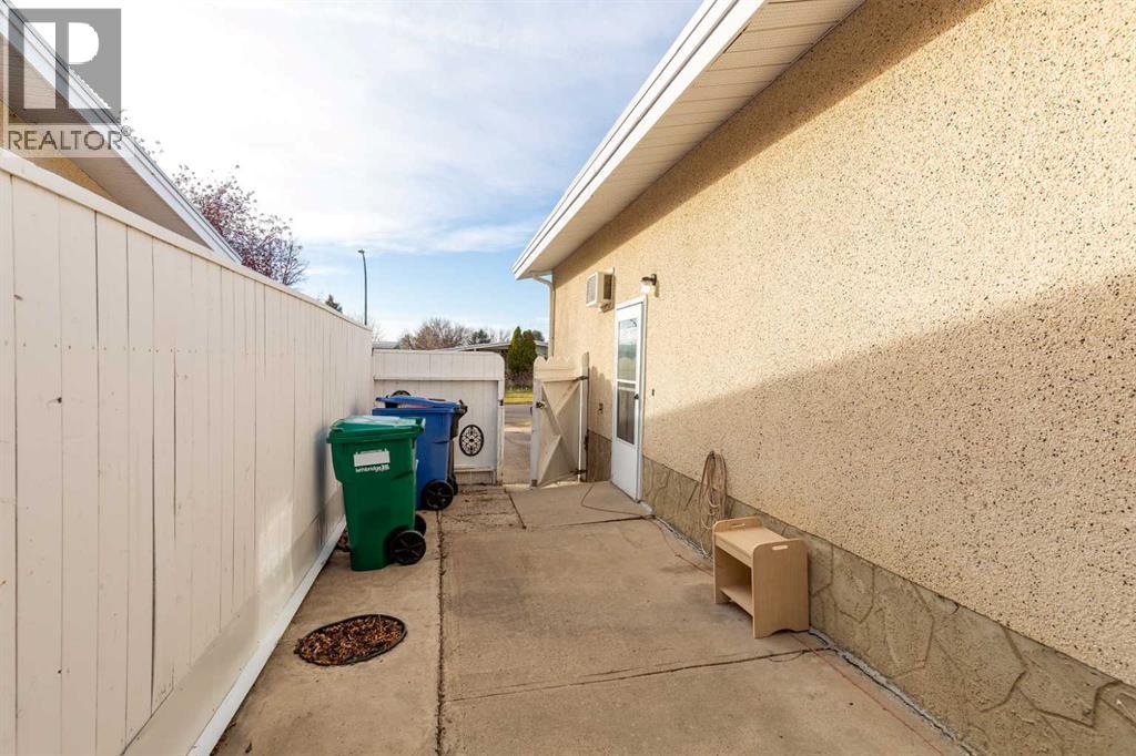 1907 18 Street N, Lethbridge, Alberta  T1H 4A8 - Photo 21 - A2266288