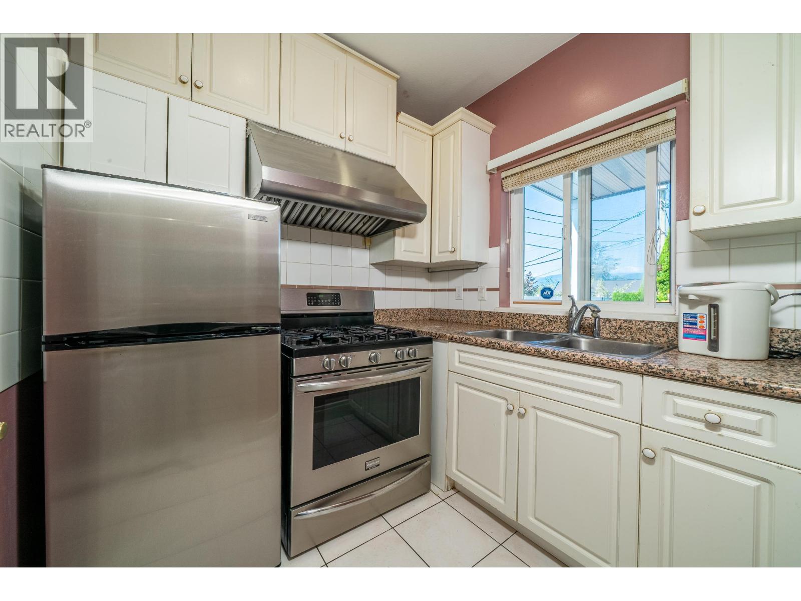 7287 Pandora Street, Burnaby, British Columbia  V5A 1B8 - Photo 11 - R3049300