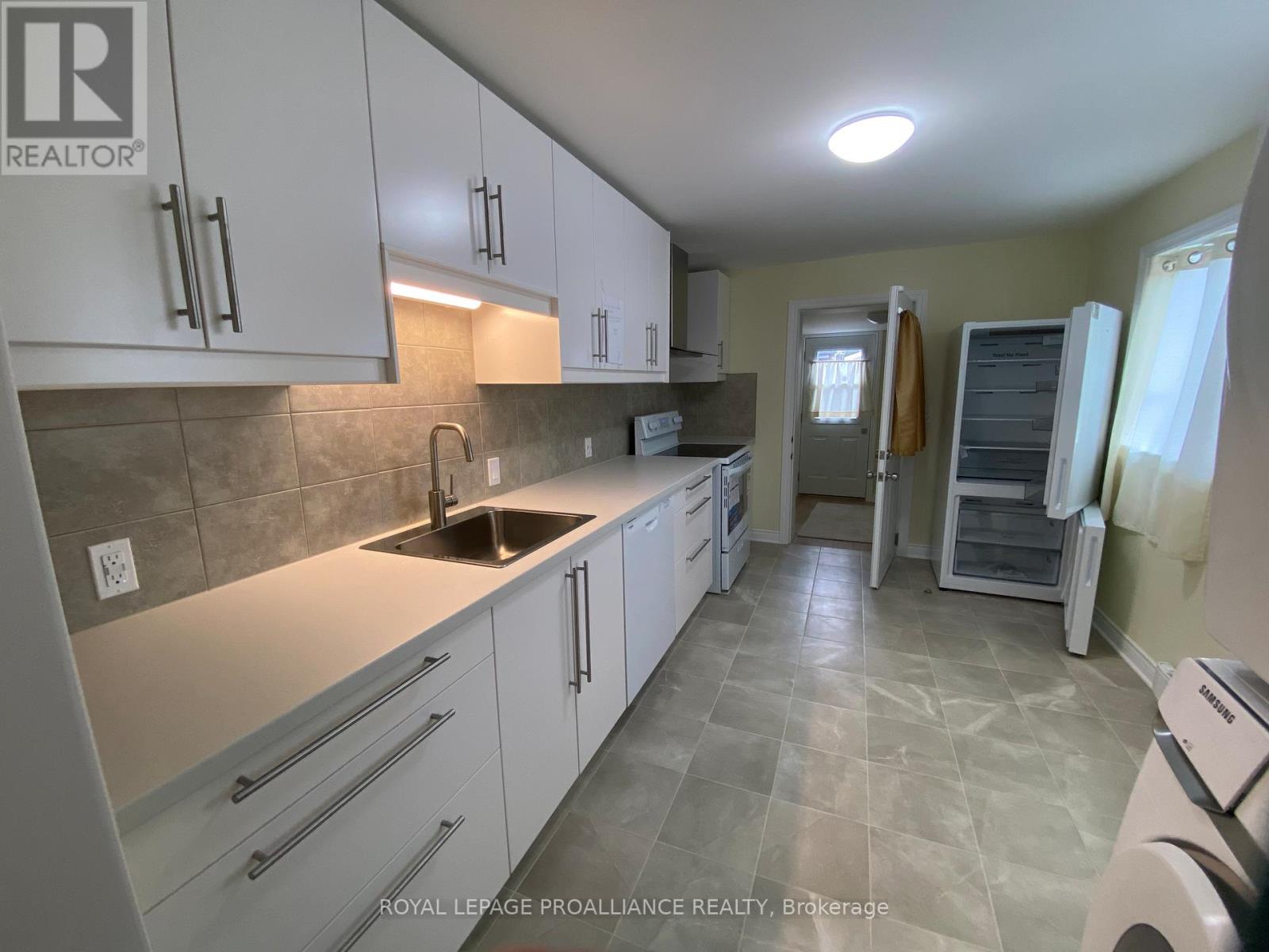 71 Buell Street, Brockville, Ontario K6V 4Y4 - Photo 12 - X12483979