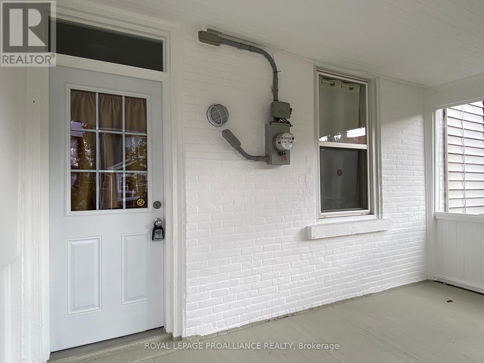 71 Buell Street, Brockville, Ontario K6V 4Y4 - Photo 3 - X12483979