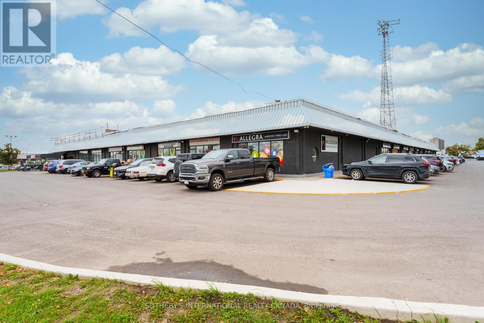 10 - 289 Rutherford Road S, Brampton, Ontario  L6W 3R9 - Photo 1 - W12483926