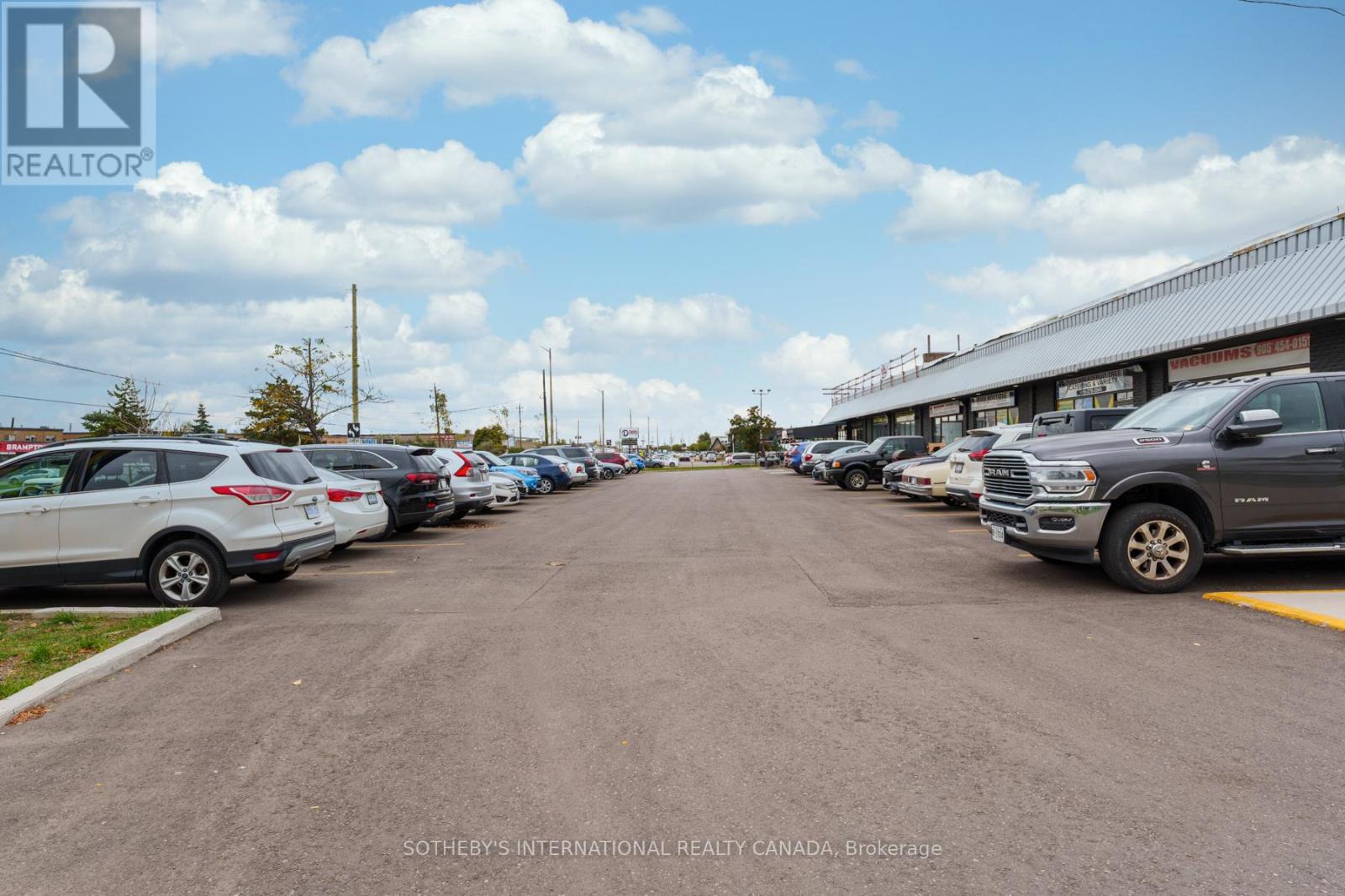 10 - 289 Rutherford Road S, Brampton, Ontario  L6W 3R9 - Photo 3 - W12483926