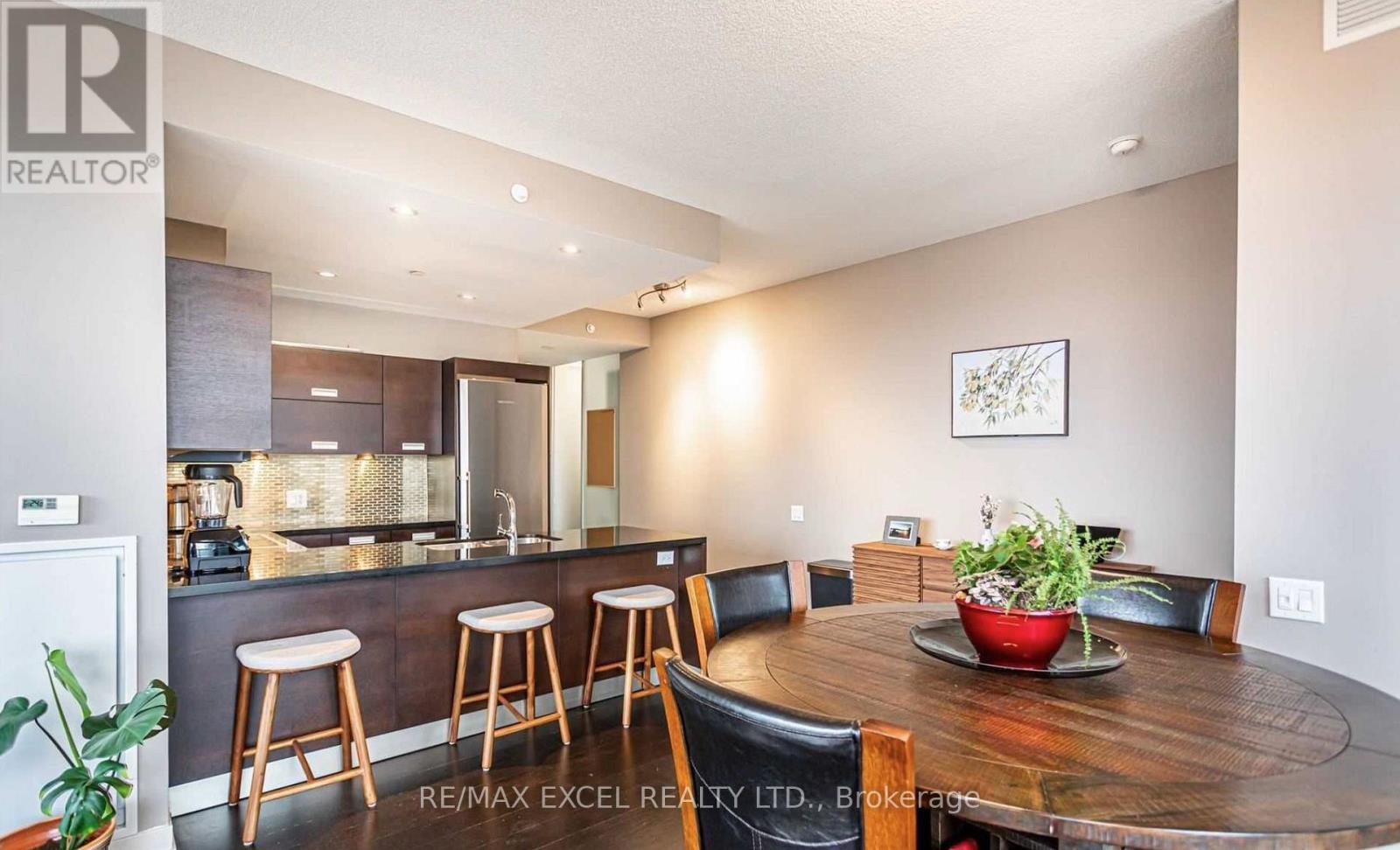 716 - 90 Park Lawn Road, Toronto, Ontario  M8Y 0B6 - Photo 2 - W12483942
