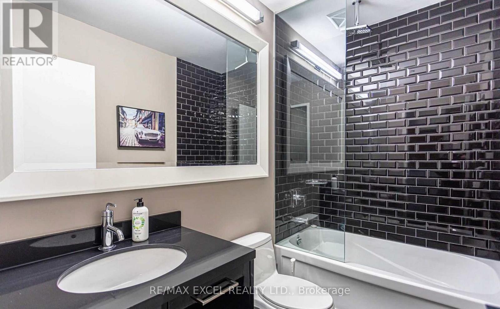 716 - 90 Park Lawn Road, Toronto, Ontario  M8Y 0B6 - Photo 5 - W12483942