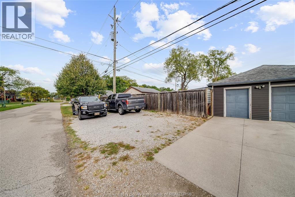 1897 Buckingham, Windsor, Ontario  N8T 2A7 - Photo 27 - 25027274