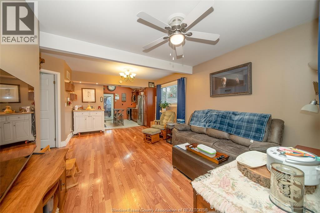 1897 Buckingham, Windsor, Ontario  N8T 2A7 - Photo 4 - 25027274