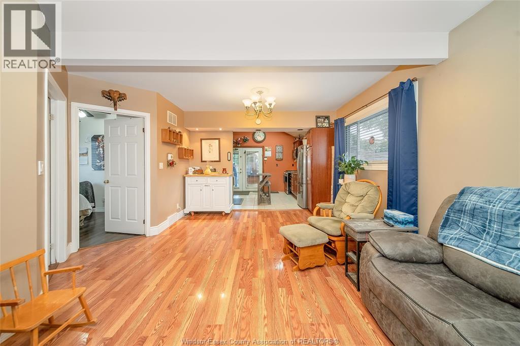 1897 Buckingham, Windsor, Ontario  N8T 2A7 - Photo 6 - 25027274