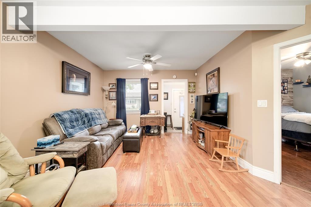 1897 Buckingham, Windsor, Ontario  N8T 2A7 - Photo 8 - 25027274
