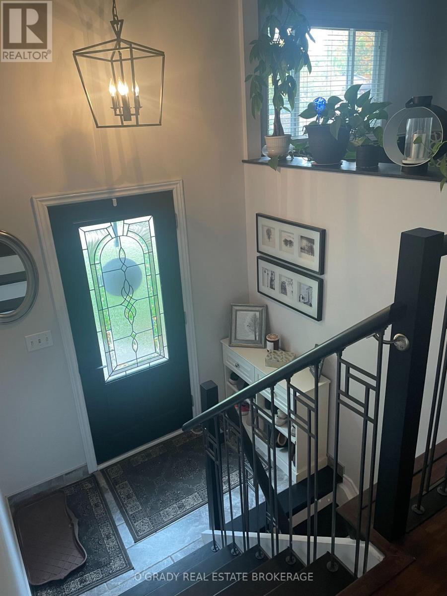 47 Meighen Crescent, Brockville, Ontario  K6V 3J8 - Photo 4 - X12449086