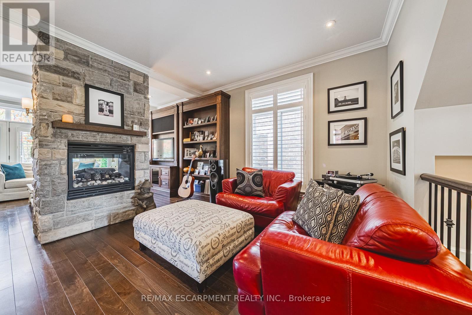 67 Alma Street, Hamilton, Ontario  L9H 2E3 - Photo 8 - X12478371