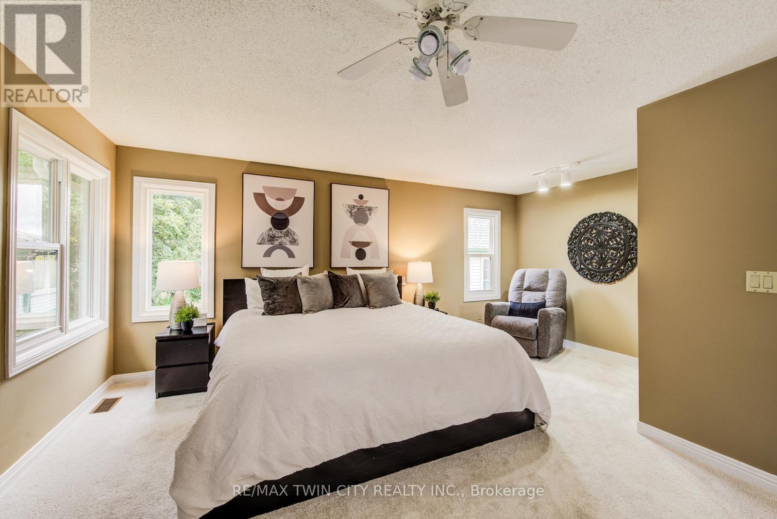 295 Wiltshire Place, Waterloo, Ontario  N2T 1R3 - Photo 23 - X12483947