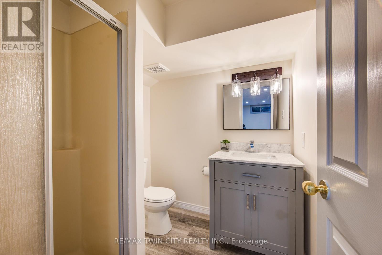 295 Wiltshire Place, Waterloo, Ontario  N2T 1R3 - Photo 28 - X12483947