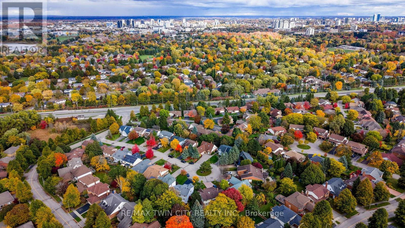 295 Wiltshire Place, Waterloo, Ontario  N2T 1R3 - Photo 42 - X12483947