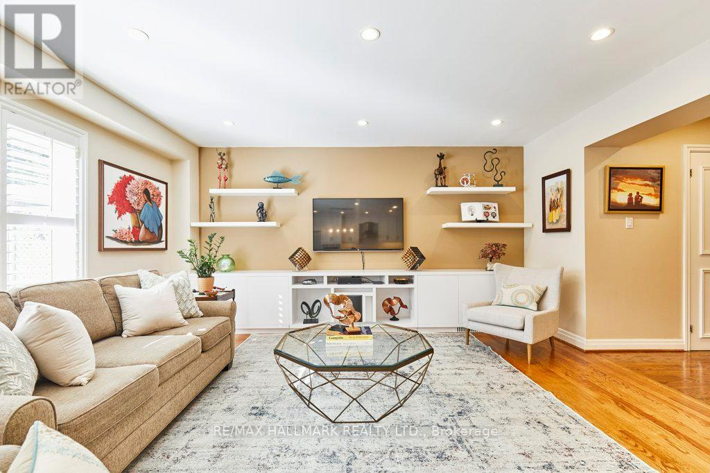 106 Kimbark Boulevard, Toronto, Ontario  M5N 2Y2 - Photo 18 - C12483977