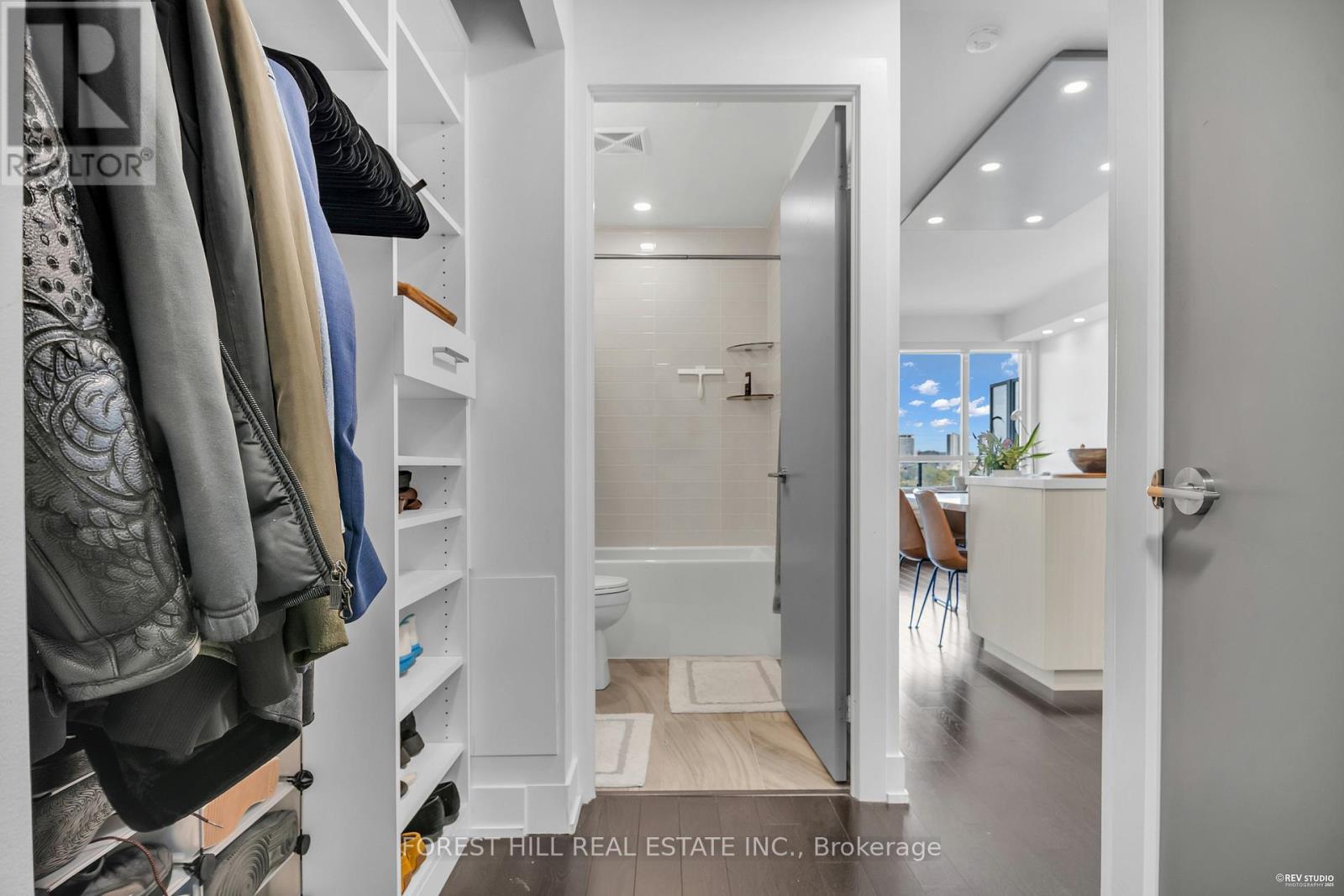 1403 - 181 Bedford Road, Toronto, Ontario  M5R 0C2 - Photo 3 - C12483988
