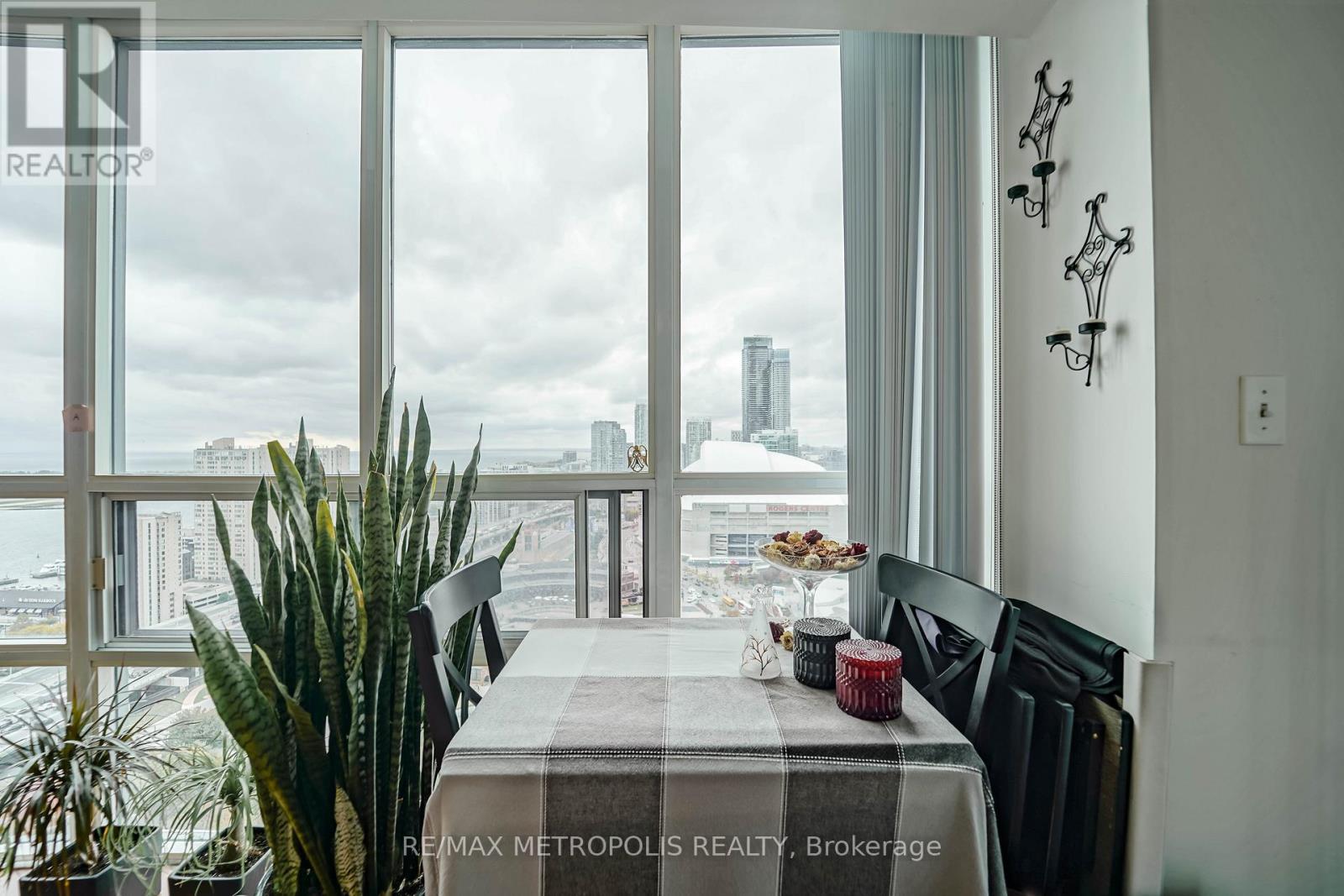 3602 - 30 Grand Trunk Crescent, Toronto, Ontario  M5J 3A4 - Photo 15 - C12483995