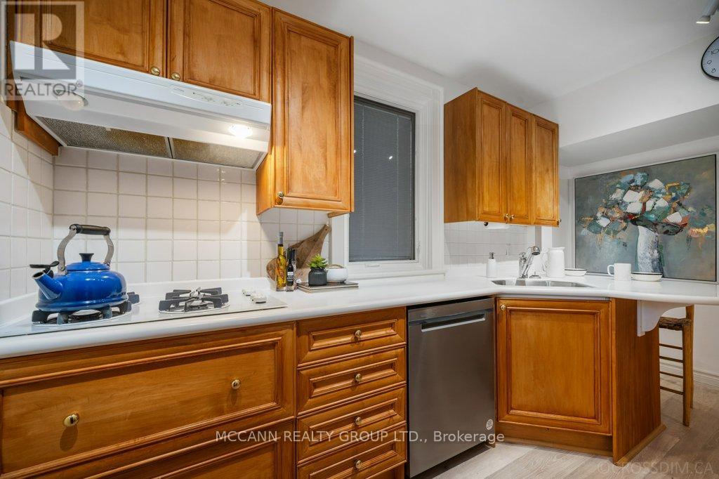 17 Donegall Drive, Toronto, Ontario  M4G 3G6 - Photo 15 - C12484078
