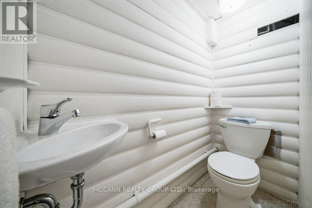 17 Donegall Drive, Toronto, Ontario  M4G 3G6 - Photo 25 - C12484078