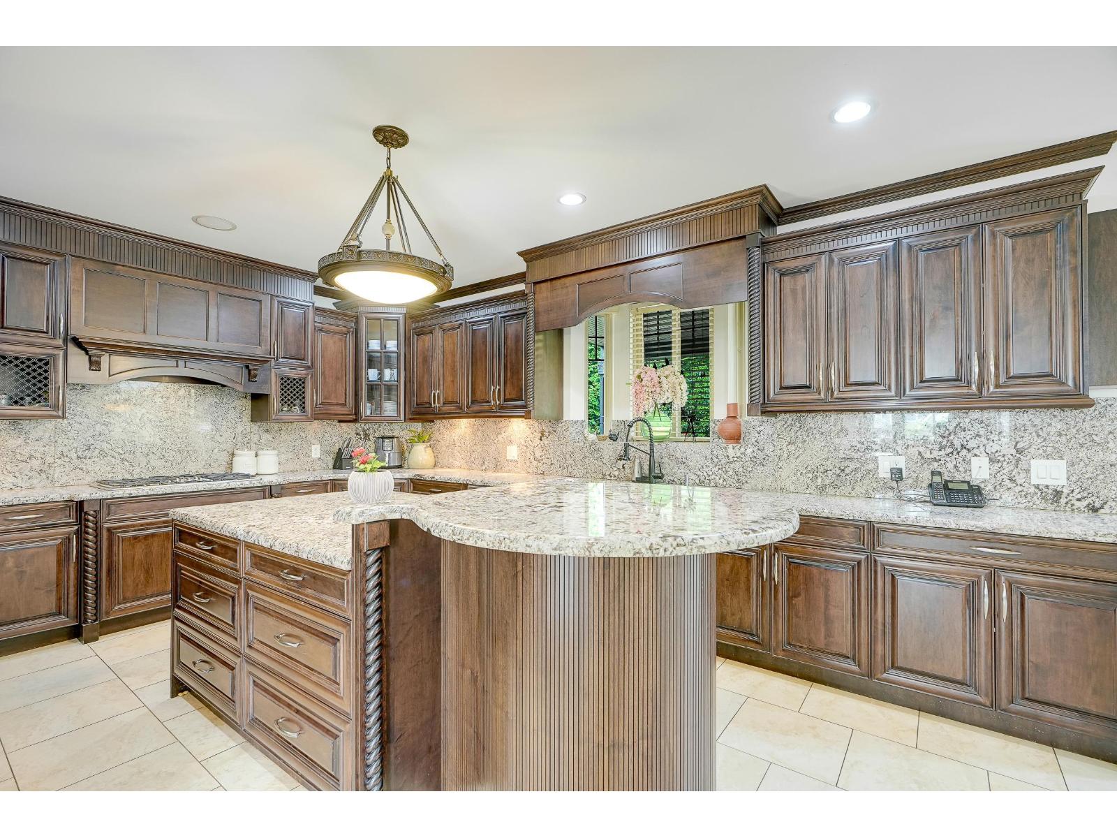 5545 127 Street, Surrey, British Columbia  V3X 3V1 - Photo 6 - R3062015