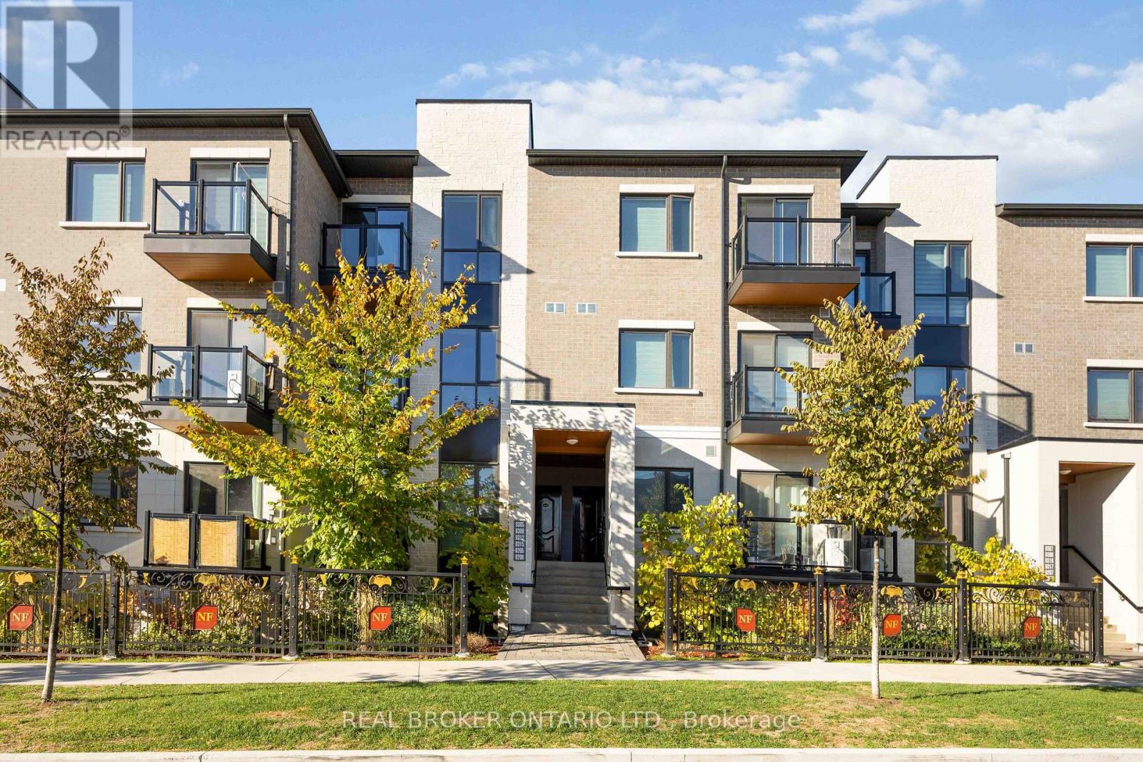 D205 - 200 CHESTER LE BOULEVARD, Toronto, Ontario