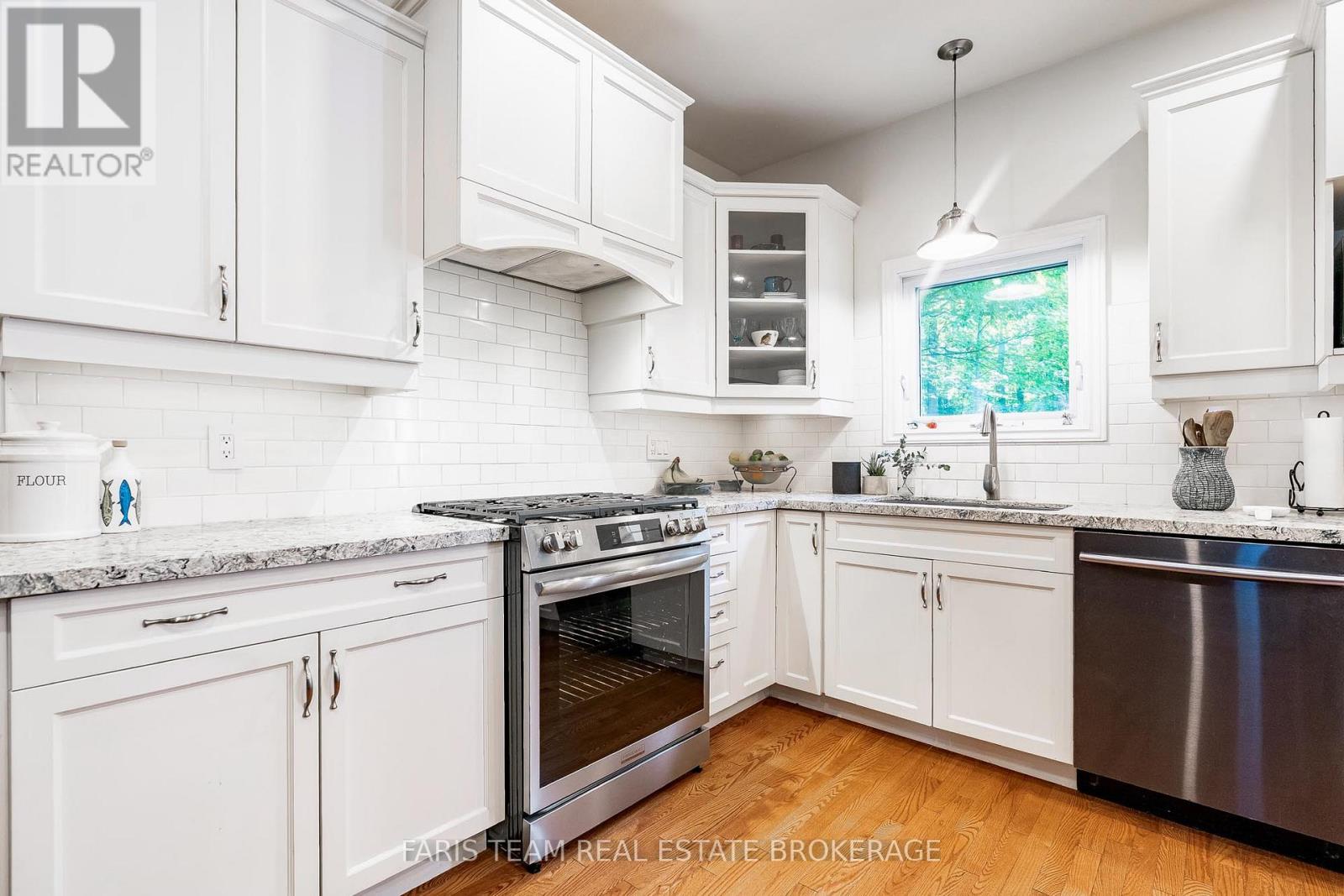 7 Bailey Crescent, Tiny, Ontario  L0L 2T0 - Photo 8 - S12481932