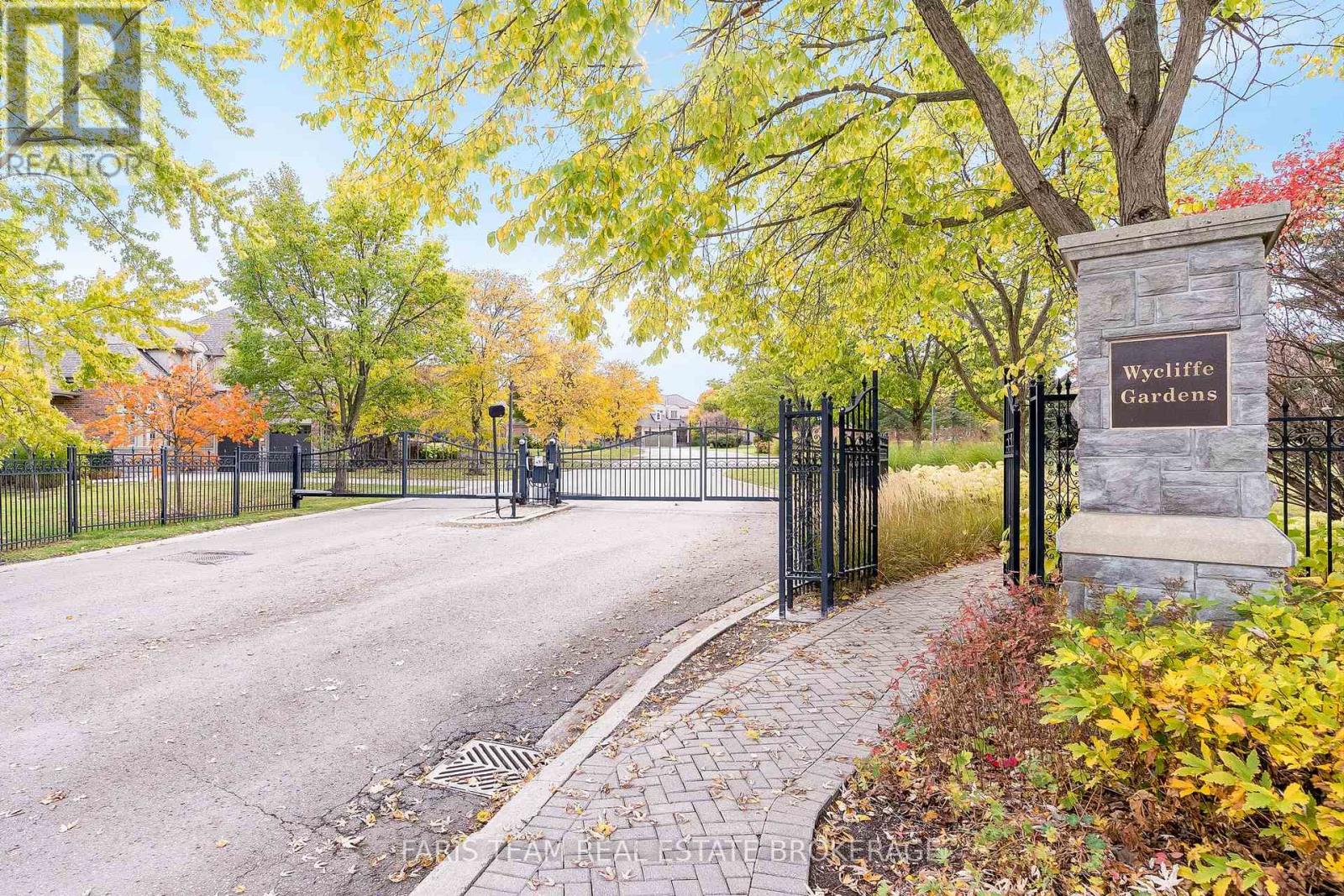 10 Wilton Trail, Aurora, Ontario  L4G 7S9 - Photo 2 - N12483990