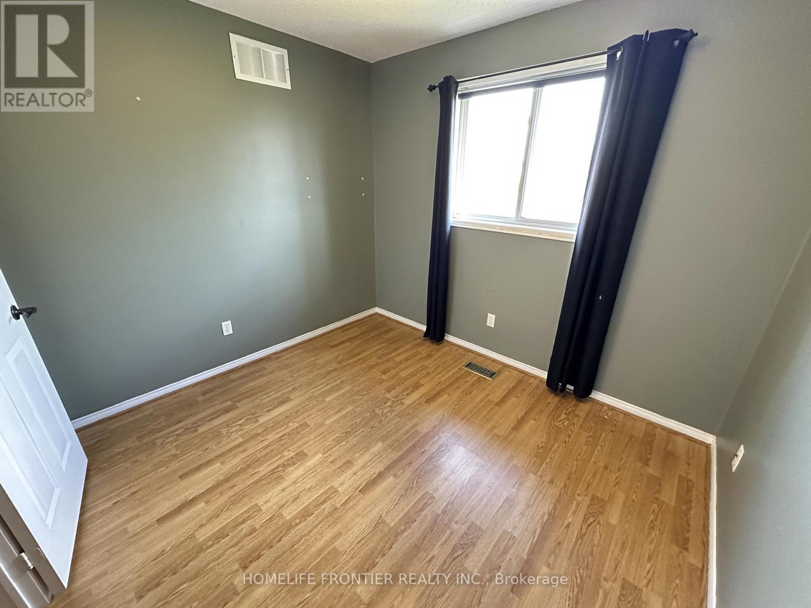 Main - 53 Hattie Court, Georgina, Ontario  L4P 3Z8 - Photo 15 - N12483997