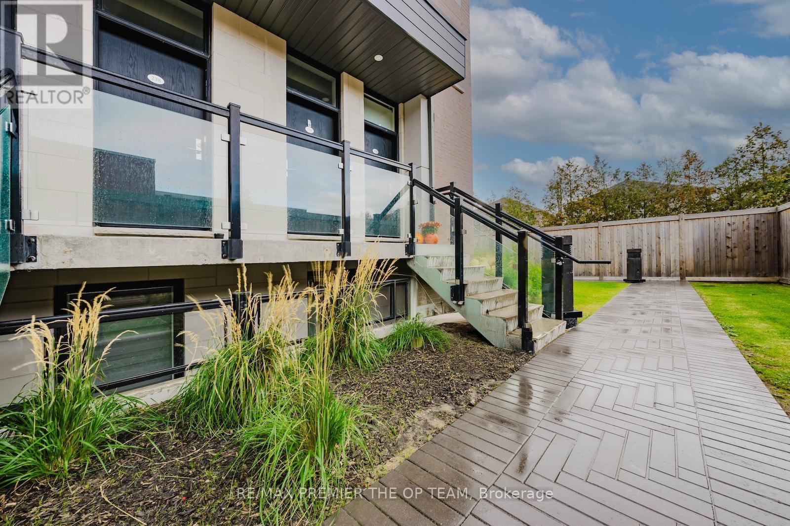 139 - 9580 Islington Avenue, Vaughan, Ontario  L4H 4Z5 - Photo 4 - N12484003