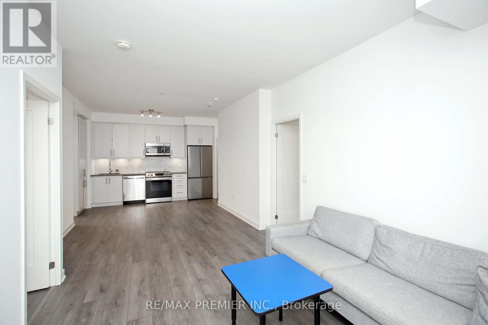 1210 - 95 Oneida Crescent, Richmond Hill, Ontario  L4B 0H5 - Photo 3 - N12484023