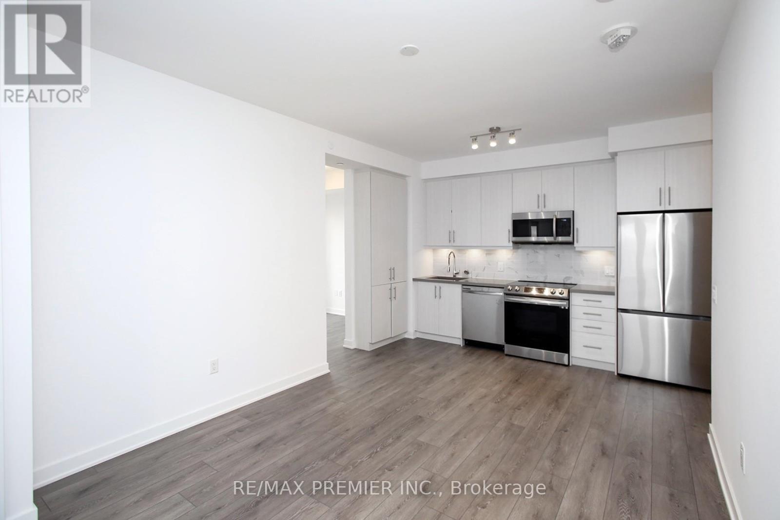 1210 - 95 Oneida Crescent, Richmond Hill, Ontario  L4B 0H5 - Photo 9 - N12484023