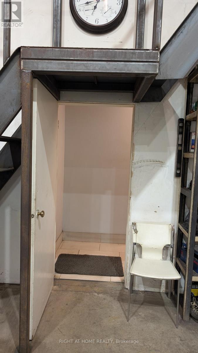 3 - 210 Drumlin Circle, Vaughan, Ontario  L4K 3E3 - Photo 10 - N12484030