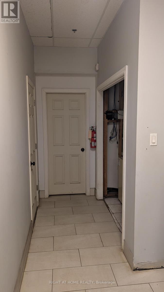 3 - 210 Drumlin Circle, Vaughan, Ontario  L4K 3E3 - Photo 11 - N12484030